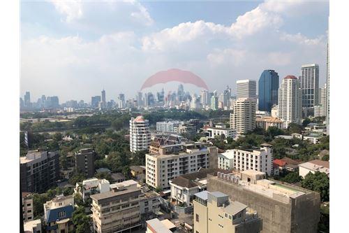  Khlong Toei, Aguston Thai 2